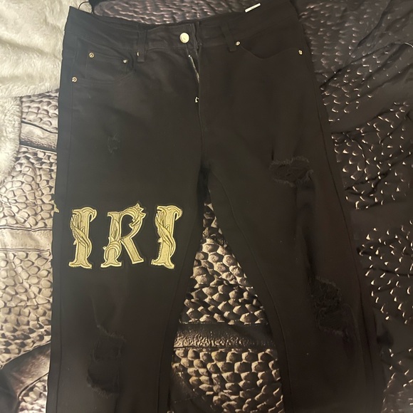 Black Amiri pants brand new haven’t been worn.
